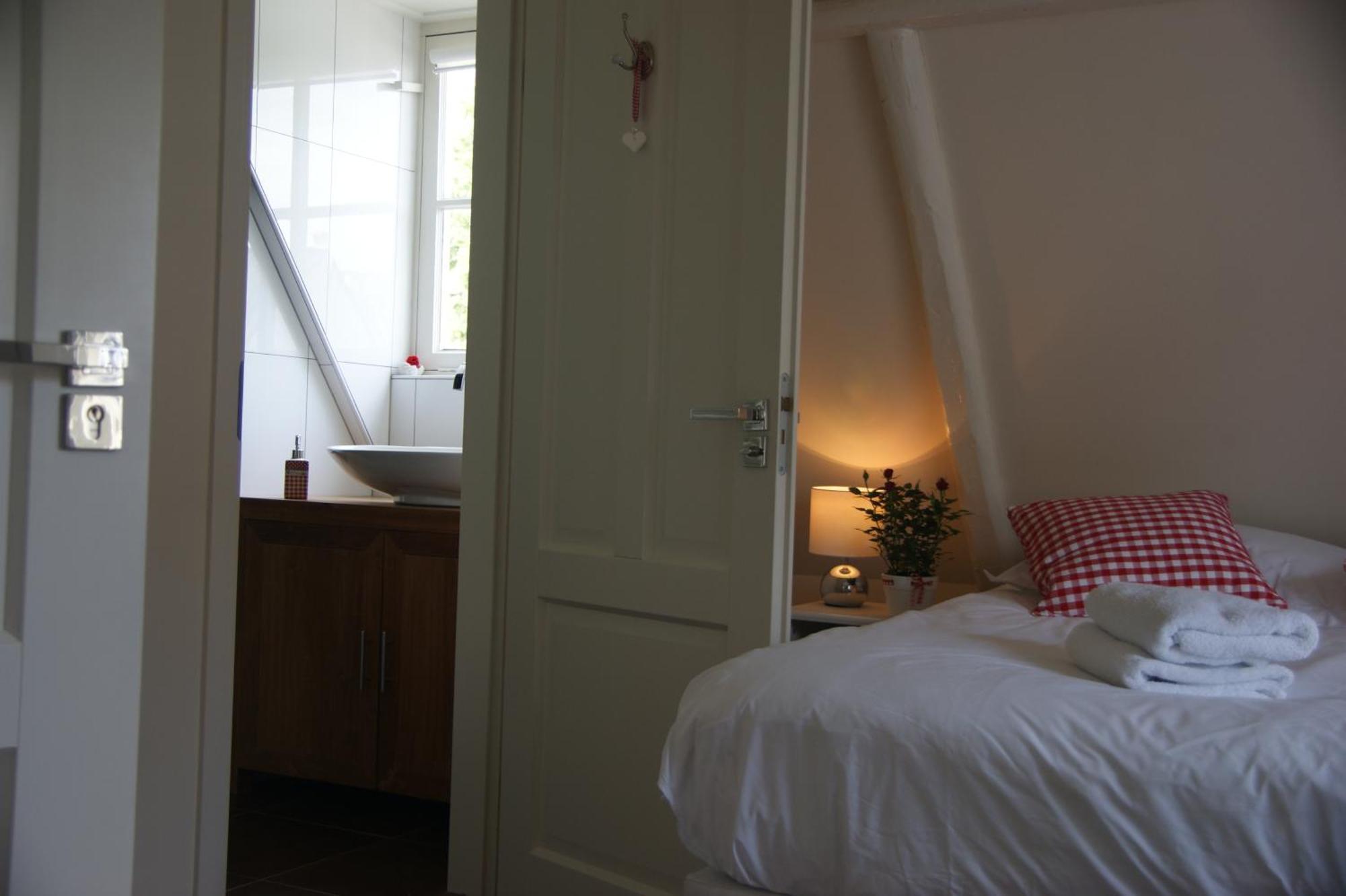 De Thuiskamer In Grou Als B&B Of Vakantiehuis Exterior foto