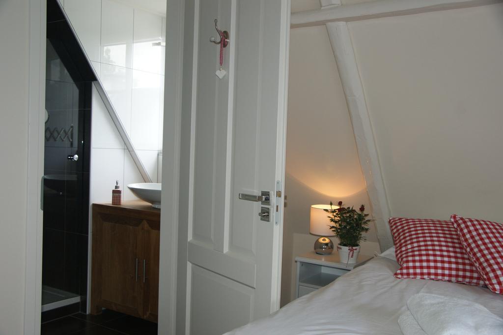 De Thuiskamer In Grou Als B&B Of Vakantiehuis Exterior foto